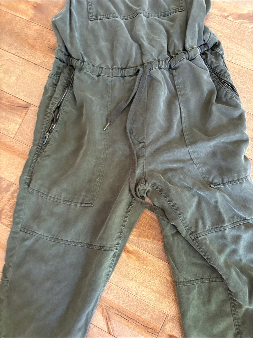 Wilfred Free Aritzia overalls - Olive Green - Picture 5 of 9